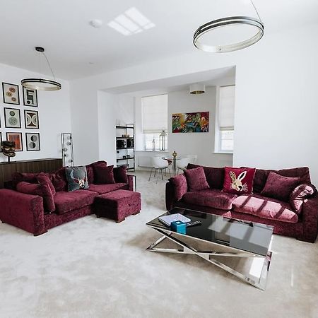 Bobbin Row - Grade 2 Listed Property With A Beautiful Design With Access To Leeds Leeds  Bagian luar foto