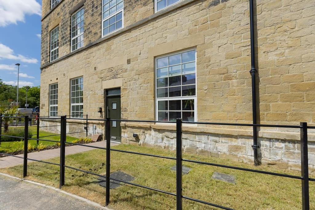 Bobbin Row - Grade 2 Listed Property With A Beautiful Design With Access To Leeds Leeds  Bagian luar foto