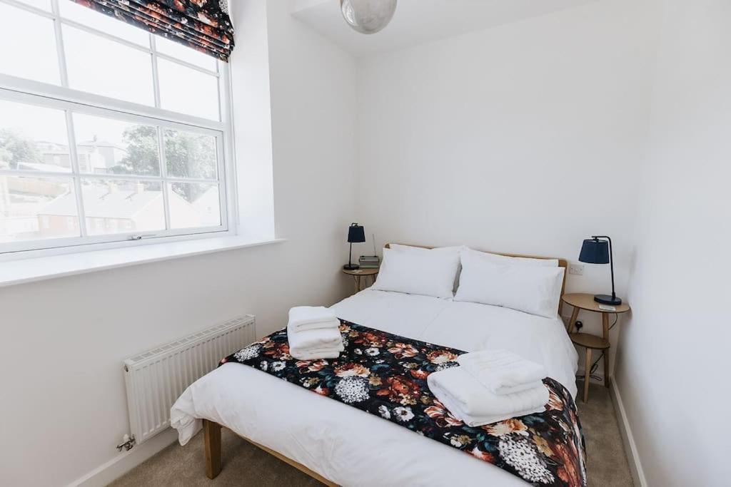 Bobbin Row - Grade 2 Listed Property With A Beautiful Design With Access To Leeds Leeds  Bagian luar foto