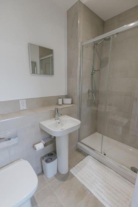 Bobbin Row - Grade 2 Listed Property With A Beautiful Design With Access To Leeds Leeds  Bagian luar foto